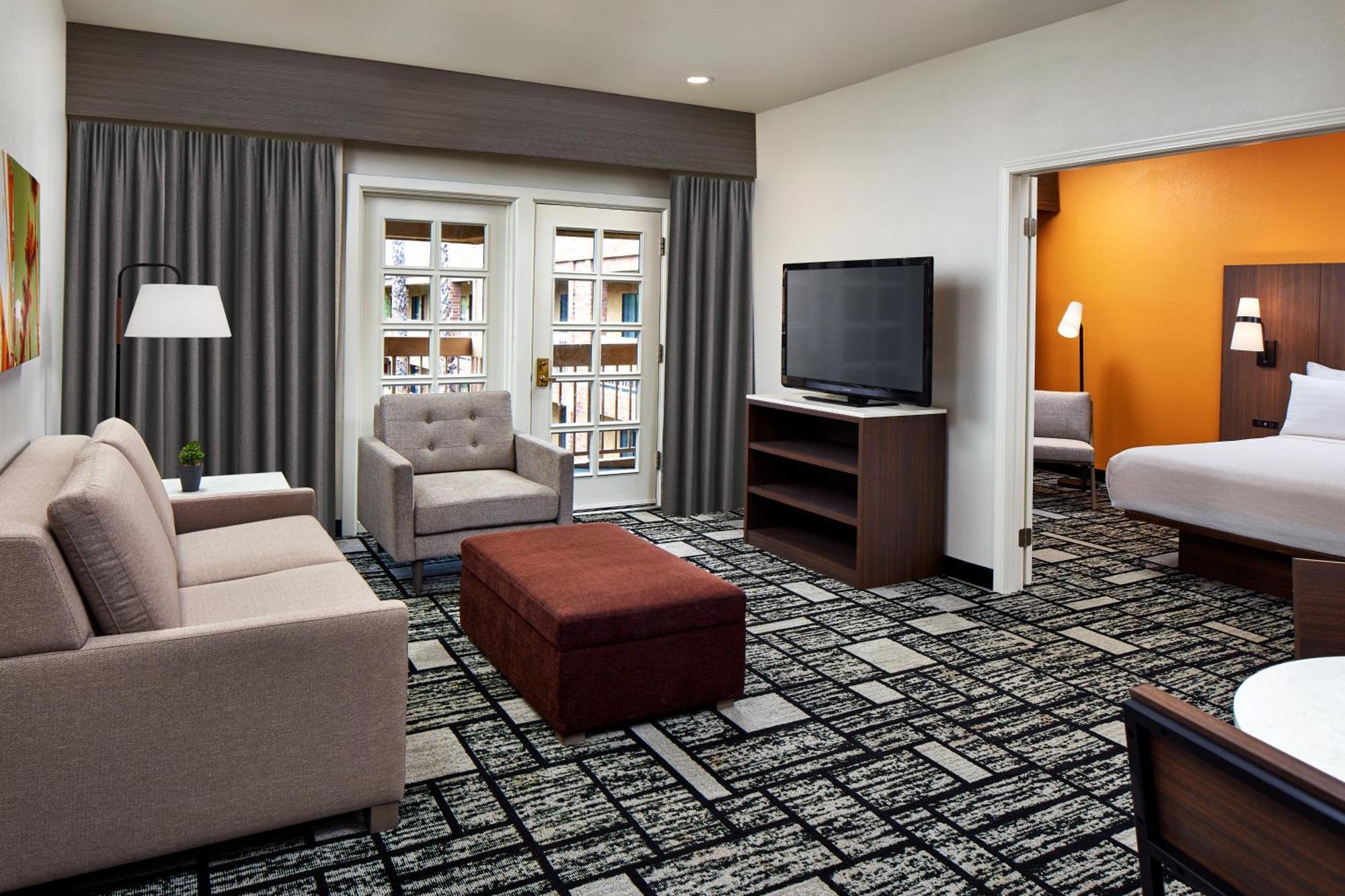 Best Western Plus Meridian Inn & Suites, Anaheim-Ориндж Экстерьер фото
