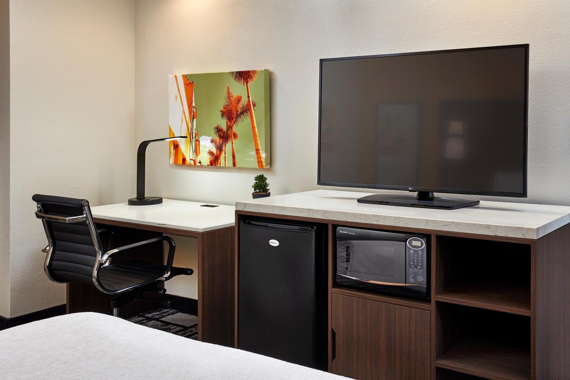 Best Western Plus Meridian Inn & Suites, Anaheim-Ориндж Экстерьер фото