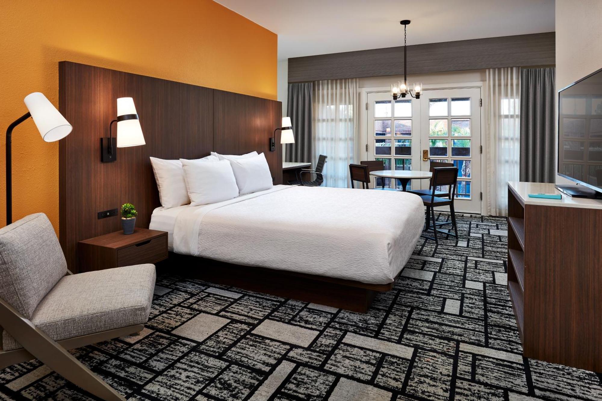 Best Western Plus Meridian Inn & Suites, Anaheim-Ориндж Экстерьер фото