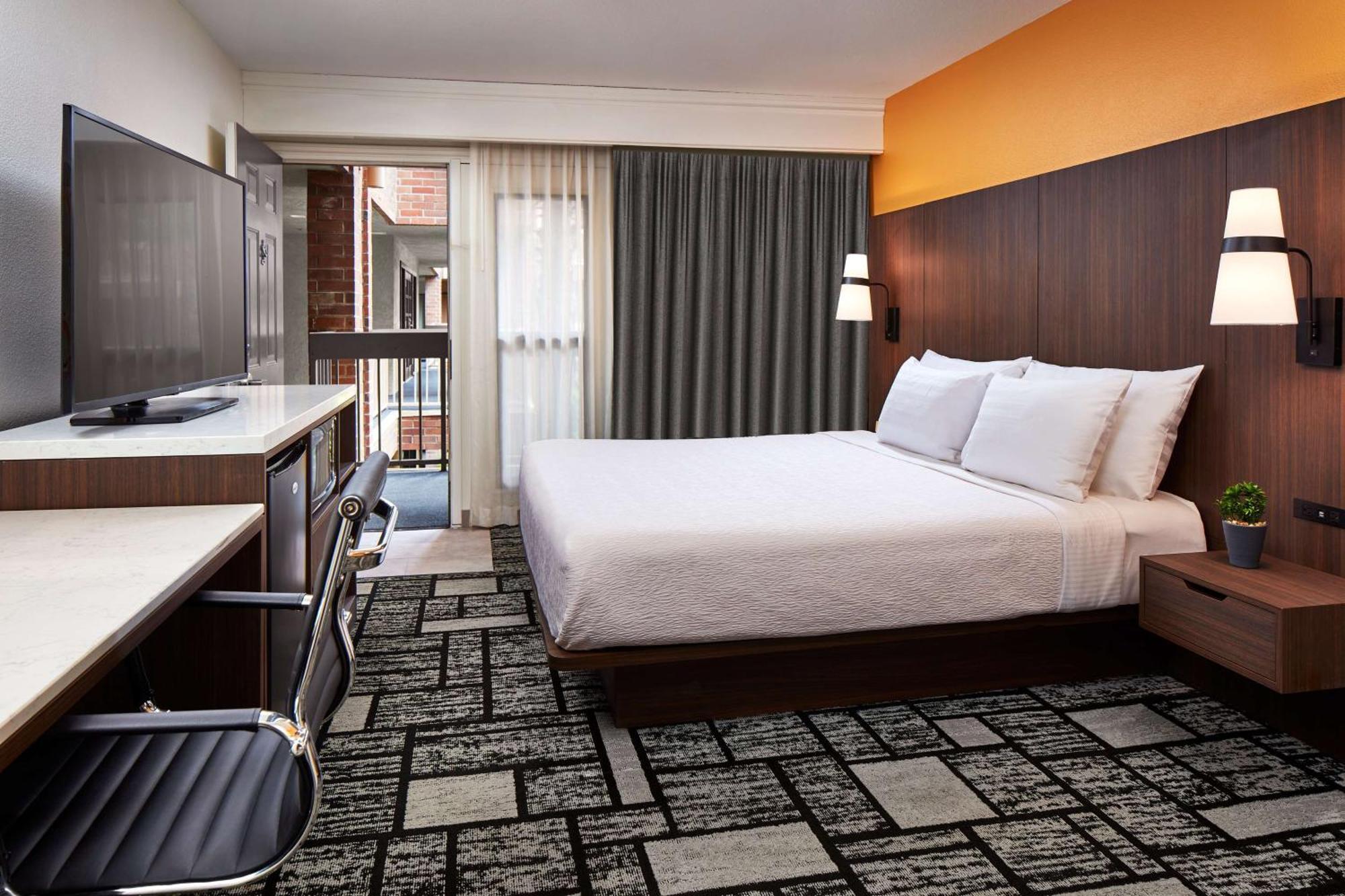 Best Western Plus Meridian Inn & Suites, Anaheim-Ориндж Экстерьер фото
